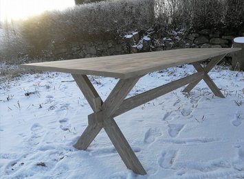 Sølve spisebord kryssben med kil sarg rustikt bord