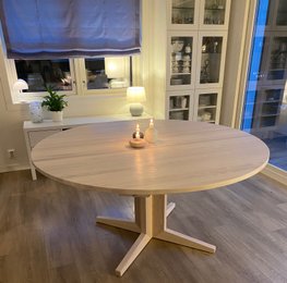Oslo V, Valeur spisebord, ask, eik, rundt bord, uttrekksbord